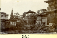 Historische Gebäude in Jehol, China, zeigen die Architektur und Kultur vergangener Jahrhunderte in einer ruhigen Umgebung