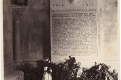 Gedenktafel für die Gefallenen des Ersten Weltkriegs im Jahr 1918