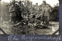 Gruppenbild von Soldaten des Heeres an der Westfront während des Ersten Weltkriegs