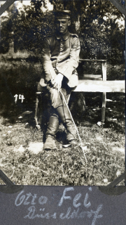 Soldat im Garten an der Westfront während des Ersten Weltkriegs