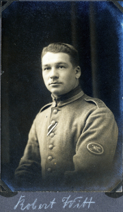 Soldat der deutschen Armee in Uniform, aufgenommen an der Westfront im Ersten Weltkrieg