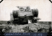 Panzermarke aus dem Ersten Weltkrieg an der Westfront zeigt das verlassene Terrain des Kriegs