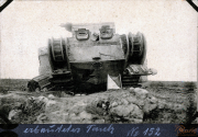 Panzermarke aus dem Ersten Weltkrieg an der Westfront zeigt das verlassene Terrain des Kriegs