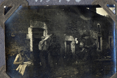 Soldaten der deutschen Armee an der Westfront bei der Arbeit im Gelände