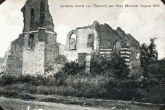 Zerstörte Kirche von Damery bei Roye während des Ersten Weltkriegs im August 1916