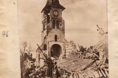 Zerstörte Kirche in Ruinen