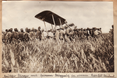Deutscher Flieger bei Zusammenbruch eines Flugzeugs