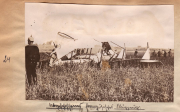 Zerschossenes französisches Flugzeug