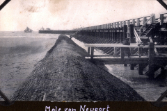 Historische Ansicht des Molen von Newport mit Blick auf das Meer