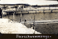 Blick auf einen Überflutungsteg und die Umgebung in der Fernsp. Abtlg. 199
