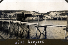 Südlicher Newport Hafen mit Steg und umliegenden Hügeln in der Vergangenheit