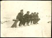 Soldaten der Fernspähabteilung während des Ersten Weltkriegs in einer winterlichen Landschaft