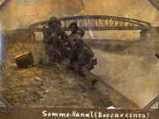 Soldaten am Somme-Kanal in Bourcavesnes während des Ersten Weltkriegs