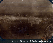 Überblick über Middelkerke bei Nacht mit Blick auf Häuser und Landschaft