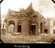 Zerstörtes Gebäude in Middelkerke nach militärischem Konflikt im frühen 20. Jahrhundert