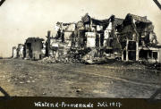 Zerstörte Gebäude der Westend-Promenade im Juli 1917 während des Ersten Weltkriegs