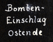 Bombeneinschlag in Ostende während des Zweiten Weltkriegs im Jahr 1944 dokumentiert