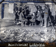 Soldaten im Unterricht in Lichterfelde während des Ersten Weltkriegs