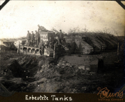 Erbeutete Tanks der Heeressektion während des Ersten Weltkriegs auf dem Schlachtfeld