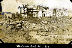 Zerstörte Gebäude in Westende-Bad während des Ersten Weltkriegs im Juli 1917