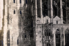 Zerstörte Kathedrale im Heer während des Kriegs nach dem Bombardement