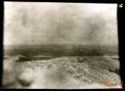 Blick auf die verschneite Landschaft vor dem Heer im Winter mit verminderter Sicht
