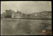 Verlassene Gebäude und Grundstücke in einem historischen Stadtgebiet
