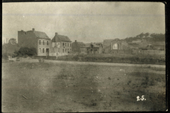 Verlassene Gebäude und Grundstücke in einem historischen Stadtgebiet