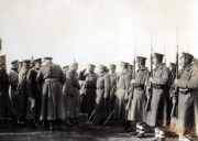 Versammlung von Soldaten der Heer während eines militärischen Einsatzes im frühen 20. Jahrhundert