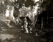Historische Fotografie von Feldartilleristen