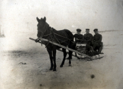 Historisches Panjeschlitten-Foto aus Erster Weltkrieg