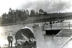 Bootsabfahrt am Wasser