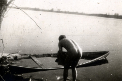 Soldaten am See während des Ersten Weltkriegs