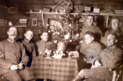 Leben der Soldaten bei der Feierlichkeit um Weihnachten in einem Lager