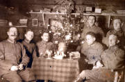 Leben der Soldaten bei der Feierlichkeit um Weihnachten in einem Lager