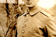 Soldat in Uniform der Deutschen Heer während des Ersten Weltkriegs