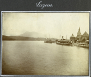 Historische Ansicht des Luzerner Sees mit Dampfschiffen und Stadtansicht bei Dämmerung