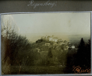 Regensburg beim Sonnenuntergang mit Blick auf die historische Altstadt und umliegende Natur