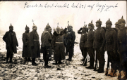 Soldaten der Heer beim Paradeaufmarsch im Jahr 1915 in Marienmont