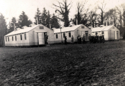 Heer zeigt militärische Unterkünfte in einem Camp während des frühen 20. Jahrhunderts