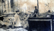 Einblicke in das Leben der Soldaten im Ersten Weltkrieg in einem Schützengraben