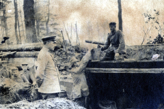 Einblicke in das Leben der Soldaten im Ersten Weltkrieg in einem Schützengraben
