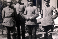 Portrait von vier Soldaten des III. Batl. IV Thüring. Inf. Regt. 72 während des Ersten Weltkriegs