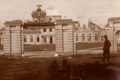 Besuch im Innenhof des III. Batl. IV Thüring. Inf. Regt. 72 in einer historischen Kaserne