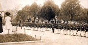 Militärparade des III. Bataillons des IV. Thüringischen Infanterie-Regiments 72 in einer Stadt um 1910
