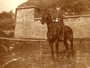 Soldat des III. Bataillons des IV. Thüringischen Infanterieregiments 72 auf einem Pferd