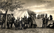 Soldaten des III. Bataillons des IV. Thüringischen Infanterie-Regiments 72 am Ufer der Maas