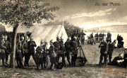 Soldaten des III. Bataillons des IV. Thüringischen Infanterie-Regiments 72 am Ufer der Maas