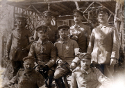 Gruppenaufnahme vonSoldaten aus dem III. Bataillon des IV. Thüringischen Infanterie-Regiments 72 in historischer Uniform