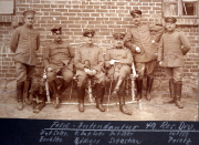 Militärpersonal des III. Bataillons des IV. Thüringischen Infanterie-Regiments 72 in der Feldvorbereitung